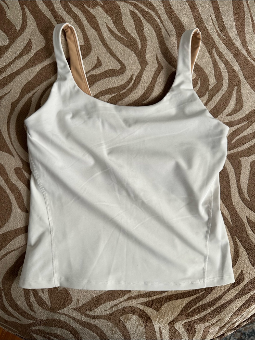 ✨NWOT ✨Old Navy White Active Tank Top with Nude Lining and built in bra
